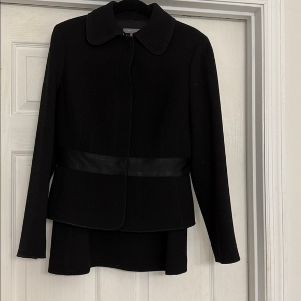 Ann Taylor Skirt Suit, size 6